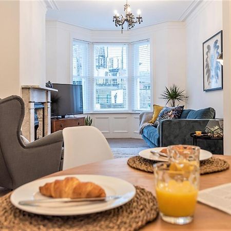 Perfectly Located 4 Storey Townhouse With 2 Parking Spaces In Central Harrogate Dış mekan fotoğraf
