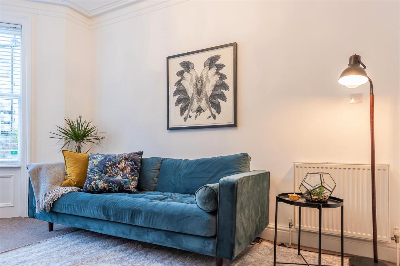 Perfectly Located 4 Storey Townhouse With 2 Parking Spaces In Central Harrogate Dış mekan fotoğraf