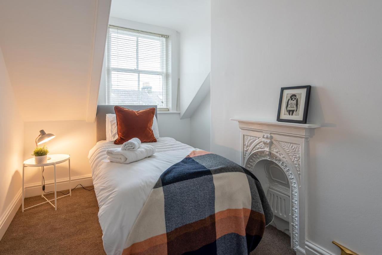 Perfectly Located 4 Storey Townhouse With 2 Parking Spaces In Central Harrogate Dış mekan fotoğraf
