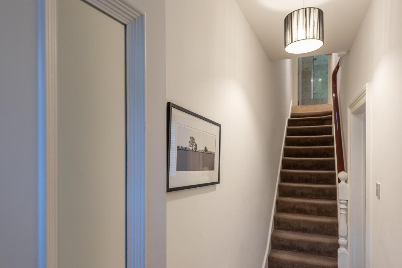 Perfectly Located 4 Storey Townhouse With 2 Parking Spaces In Central Harrogate Dış mekan fotoğraf
