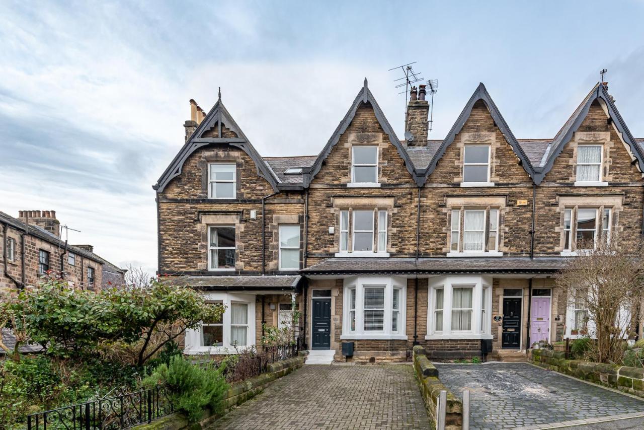 Perfectly Located 4 Storey Townhouse With 2 Parking Spaces In Central Harrogate Dış mekan fotoğraf