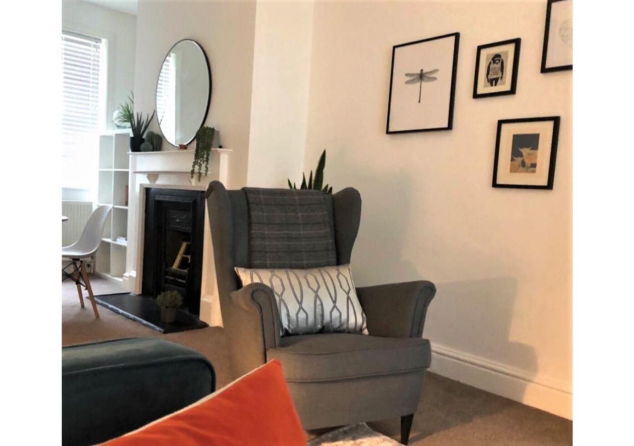 Perfectly Located 4 Storey Townhouse With 2 Parking Spaces In Central Harrogate Dış mekan fotoğraf