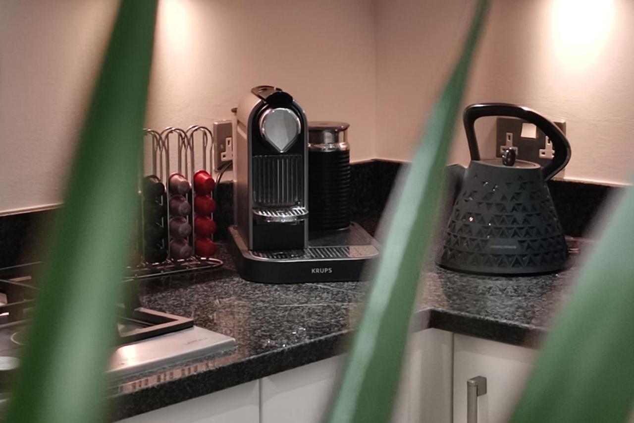Perfectly Located 4 Storey Townhouse With 2 Parking Spaces In Central Harrogate Dış mekan fotoğraf
